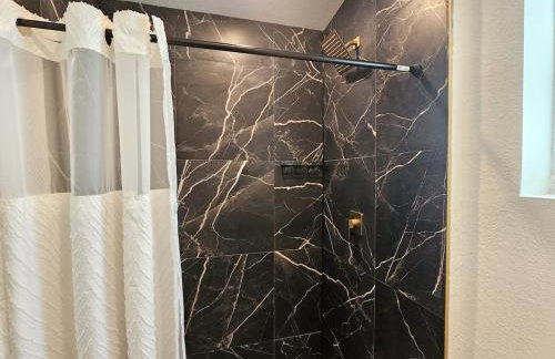 Modern 3BR Home Near Holycross Hospital - Foto 61