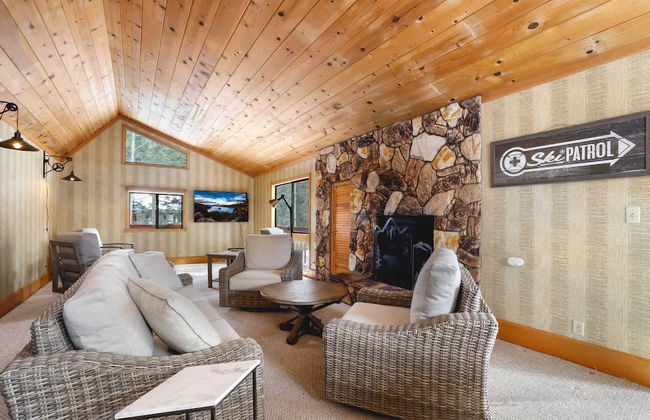 Tahoe Forest Chalet 3BR House w/ Mountain Views - Foto 46