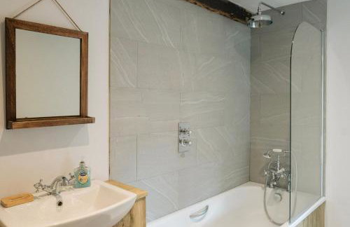 2 Henham Barns - Photo 9