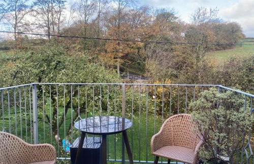 Top Floor at Cantref House - Photo 18