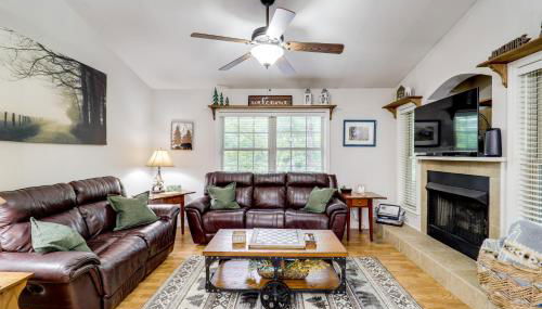 Upscale Blue Ridge Mtns Escape Great for Groups! - Photo 4