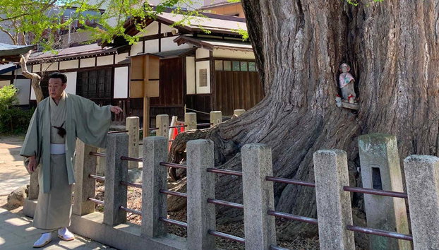 Visita guiada por Takayama - Foto 5, Atendiendo a las explicaciones del guía
