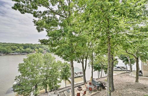 Dock and Waterfront Deck! Lake of the Ozarks Home - Foto 22