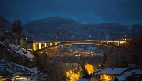 Magnifique T2 -Au creux du Jura- Saint Claude - Foto 2