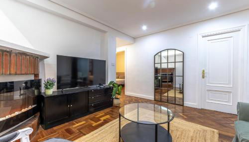 Charming 4 Double Bed Steps from the Old Town - Foto 3