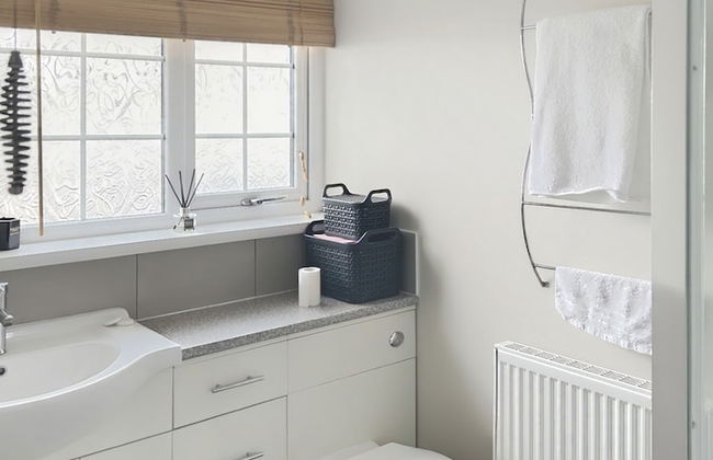 Private Guest House With En-suite, no Full Kitchen - Photo 7