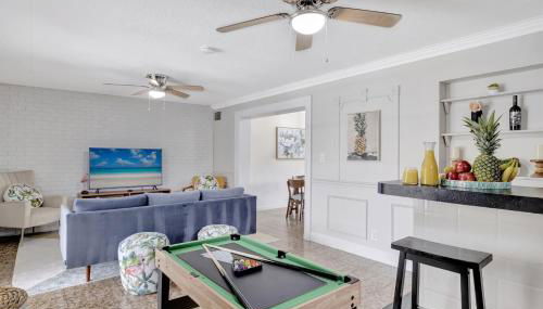 Magnificent Pool House in the Heart of Tampa - Sleeps 10 - Photo 3