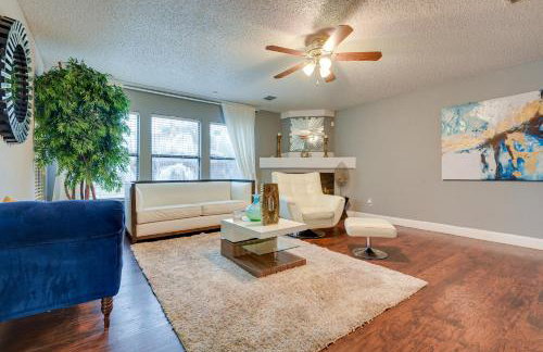 Family-Friendly Arlington Home with Private Yard! - Foto 6