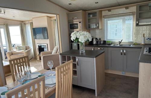 Unobstructed Sea Views , Rockley Park , Poole - Photo 7