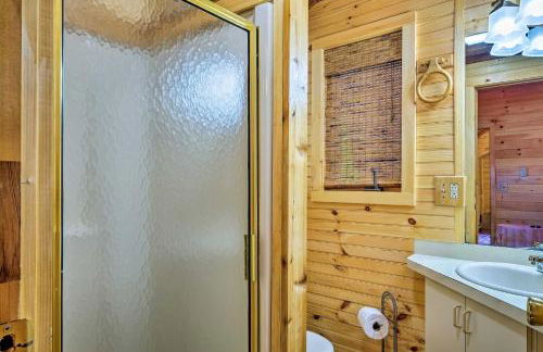 Bolton Landing Cottage with Deck, Walk to Beach! - Foto 15