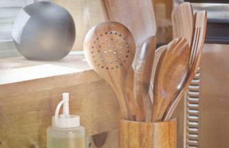 NEW! BEAR Necessities tiny home, outdoor theater! - Foto 3