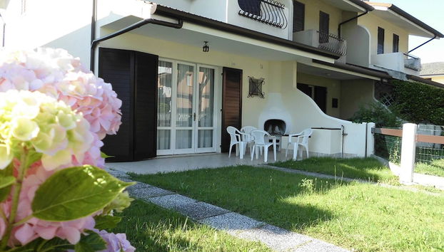 Feel at Home in our House With Garden - Photo 2, Image principale