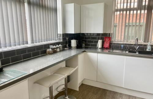 BeRo Bungalow with a hot tub & a large garden! - Foto 23