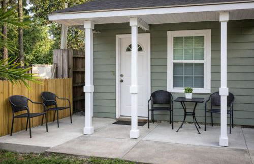 Vacation House, 2 Miles to Beach, Smart TVs, Grill - Foto 10