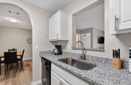 Comfy stay with patio and laundry near Atlanta - Foto 6