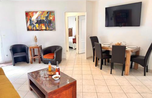 Gite en 3 épis de plain-pied, 2 chambres, climatisé, terrasse, jardinet et parking, très calme - Foto 11