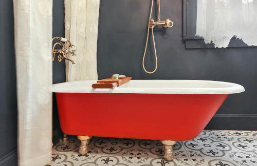 Elegant Renovated House With Relaxing Courtyard - Near FQ - Foto 24