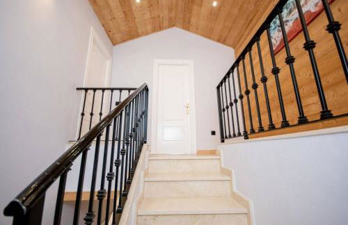 Impressive VILLA Dazura in Valtocado MIJAS - Photo 74