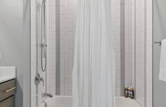 Linea Luxury Living with Indoor Pool and Rooftop Views in The Loop - Photo 6