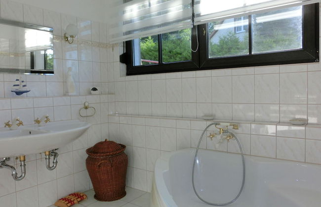 Group Hideaway With Pool - Photo 15