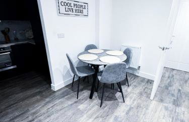 Rochester Gem, Balcony, FREE Parking and 2 mins walk to Station - Foto 5