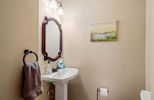 Cleveland 3 Bedroom, 10 Mins to Downtown - Foto 24