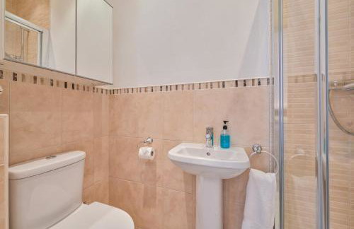 No2 Ellington Court Apartment - Photo 21