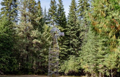 Private Forest Lodge Near Silverwood Theme Park - Sleeps 10 - Foto 36