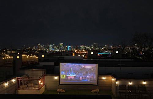 Modern Luxe Townhome with Rooftop Cinema - Foto 59