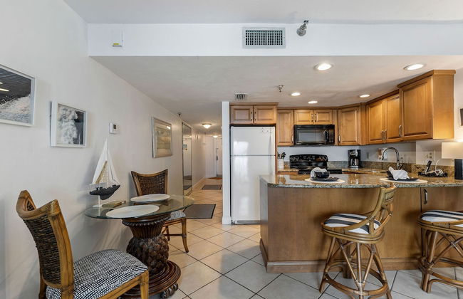 Ocean View Suite w Pool Hot Tub Beach Access - Photo 12