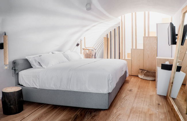 Santorini Soul Villas - Photo 2