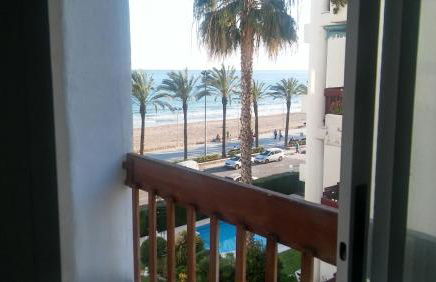 Passeig Maritim Apartment - Photo 3