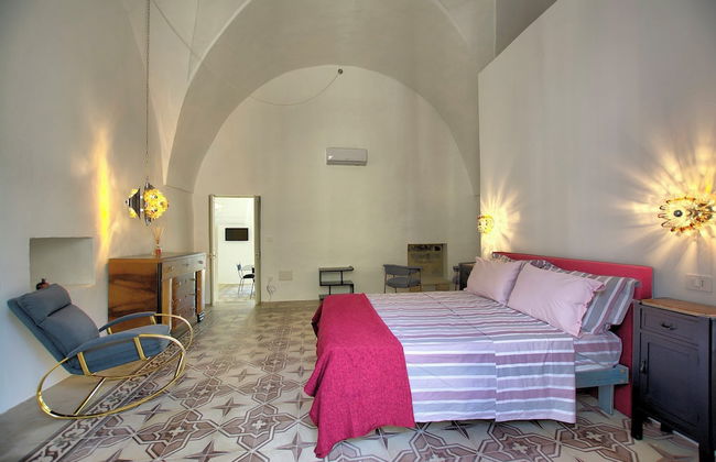 Lovely 70s Style Patio and Terrace - Photo 3