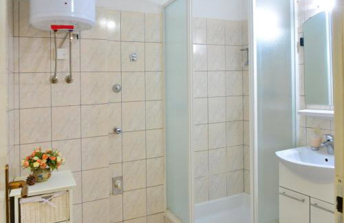 Homey 1 bedroom Apt 5 min Walk to Split Old Town & Bacvice Beach - Photo 28