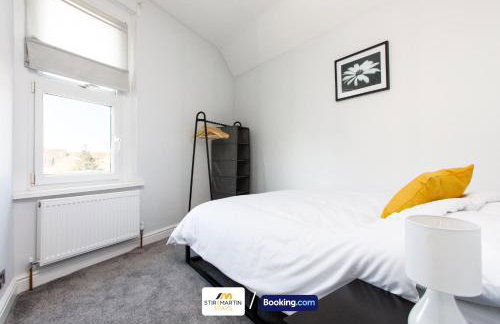 Comfy 3bed House By StirkMartin Stays Short Lets & Serviced Accommodation Cardiff With Free Parking & 8mins to City Centre - Foto 9