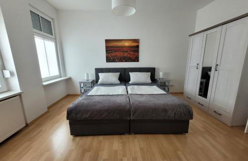 Wohnung in Oberhausen: zentral & ruhig, eigener Eingang - Foto 1