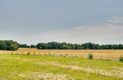 Pet-Friendly Vienna Cabin with Screened-In Porch! - Photo 32