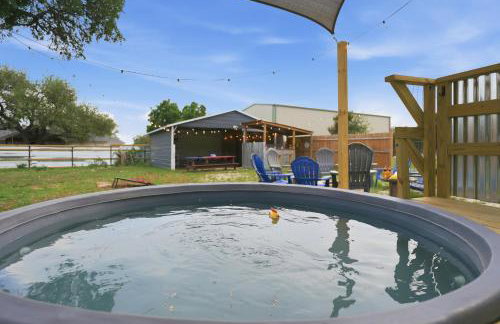 Game Barn, Cowboy Pool, 17ft Movie Screen - sleeps 10 - Photo 21