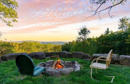 Modern Catskills Escape w Open Living Steam Shower Hot Tub w Mountain Views Minutes from Woodstock Trails Suncliff Vista - Foto 7