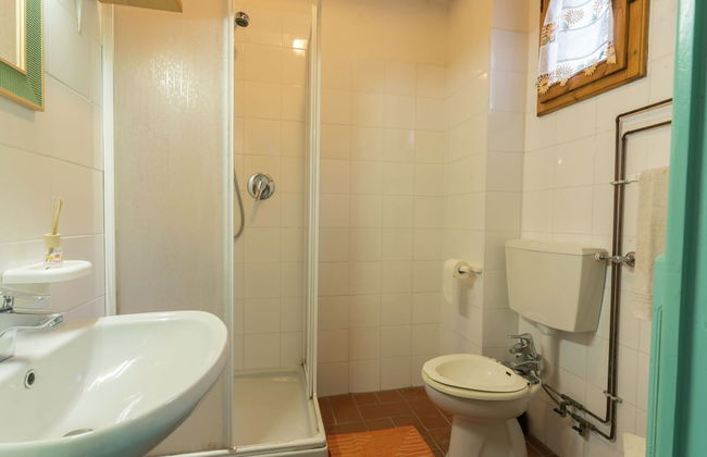 Rustic Chalet With Pool - Photo 10