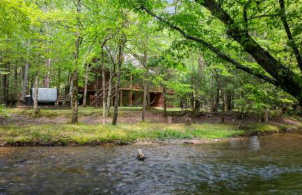 A Creek Runs Thru It - Secluded Waterfront Cabin - Foto 6