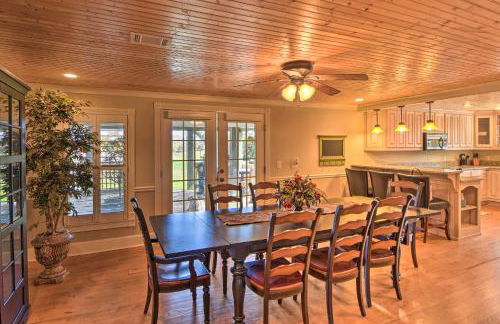 Serving Southern Charm at this Clarkesville House! - Foto 7