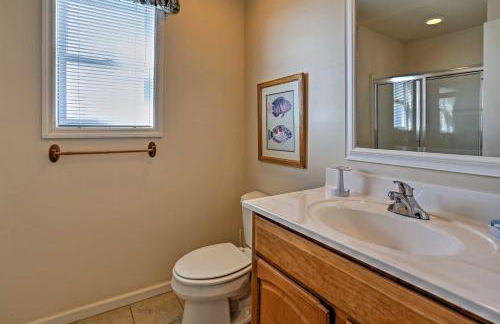 Family-Friendly Vacation Home Steps to Beach! - Foto 16