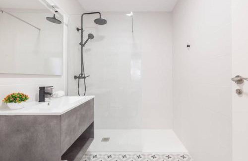 NEW Gorgeous Central Apartment - Beachfront - 3 BD - Foto 21
