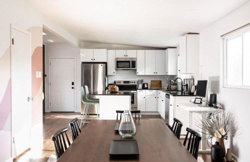 Chic Mid-Century Home Near Olde Town Arvada - Foto 1