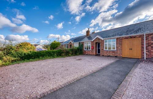 2 Bedroom Bungalow with Garden and Parking - Foto 7