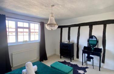 Farmhouse Retreat with Hot Tub, Pool, Horses, Games Room, Free Car Park, Only 45 min from Oxford Circus - Foto 30