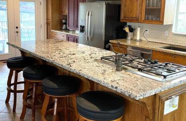 2 whole houses, Fire pit, Game room, feel at home. - Foto 11