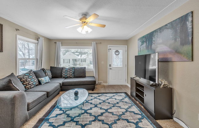 Lovely PET FRIENDLY three bedroom in desirable Urbandale Location! 3 Home by RedAwning - Foto 16