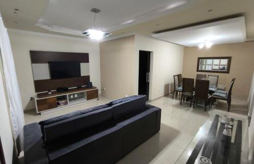 Casa inteira 3 quartos Vila Capri bairro nobre 14 pessoas e 6 carros - Foto 14